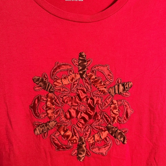 Eddie Bauer Red, Embellished Short-Sleeve T-Shirt - Large - EUC - Picture 3 of 4